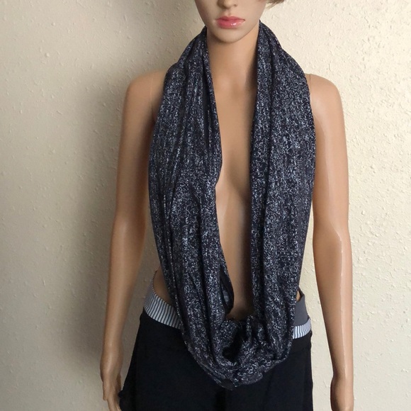 Lululemon Athletica Vinyasa Wrap - Picture 6 of 8